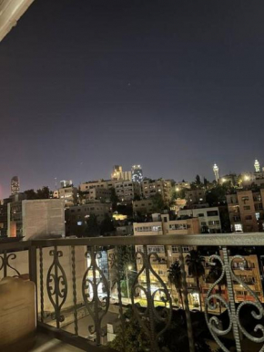 Charming Apartment - A Memorable Stay Awaits